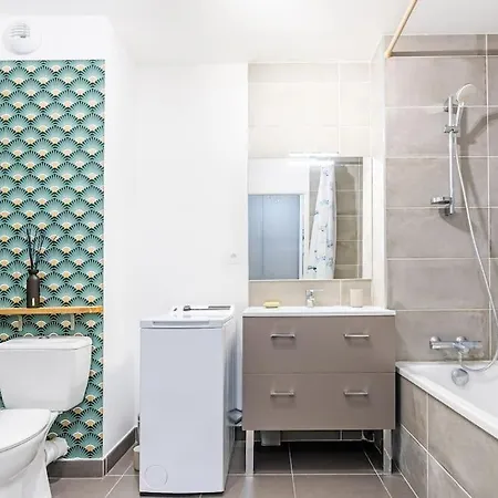 Le Barcelone, Beau T2, Clim, Terrasse,centre Apartment *