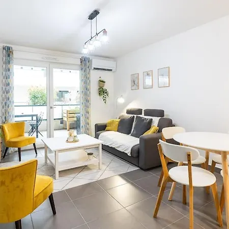 Le Barcelone, Beau T2, Clim, Terrasse,centre Apartment *